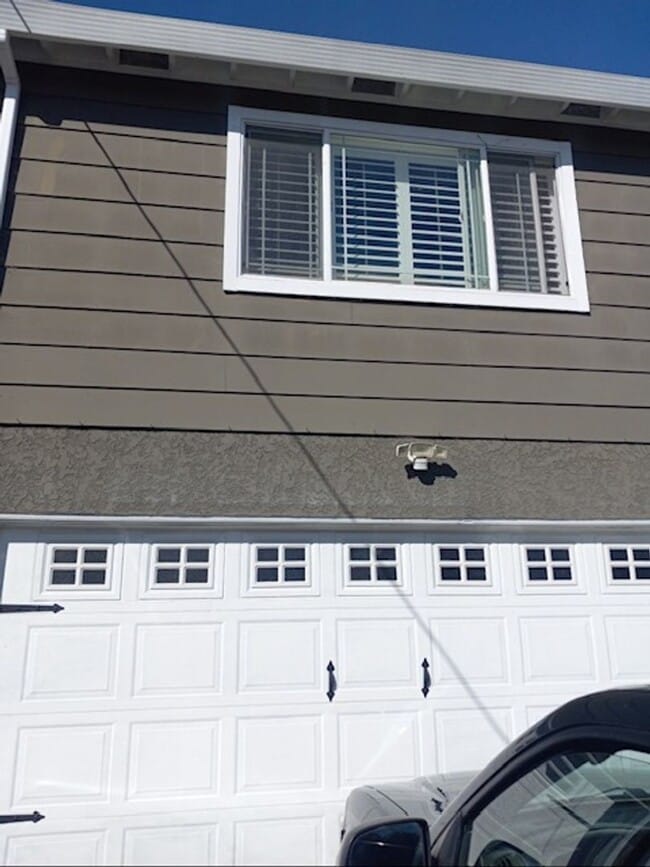 Building Photo - Commuters dream location, 1 bedroom apartment a few blocks from highway 680