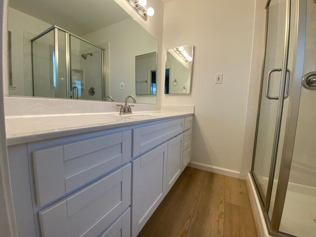 Building Photo - Dublin, Cedar Lane, 3BD/2BA, one-story in Echo Park