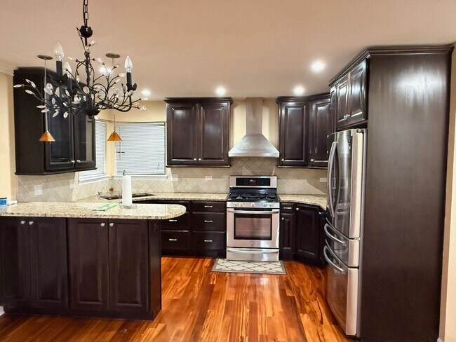 Building Photo - 3161 Hopewell Dr