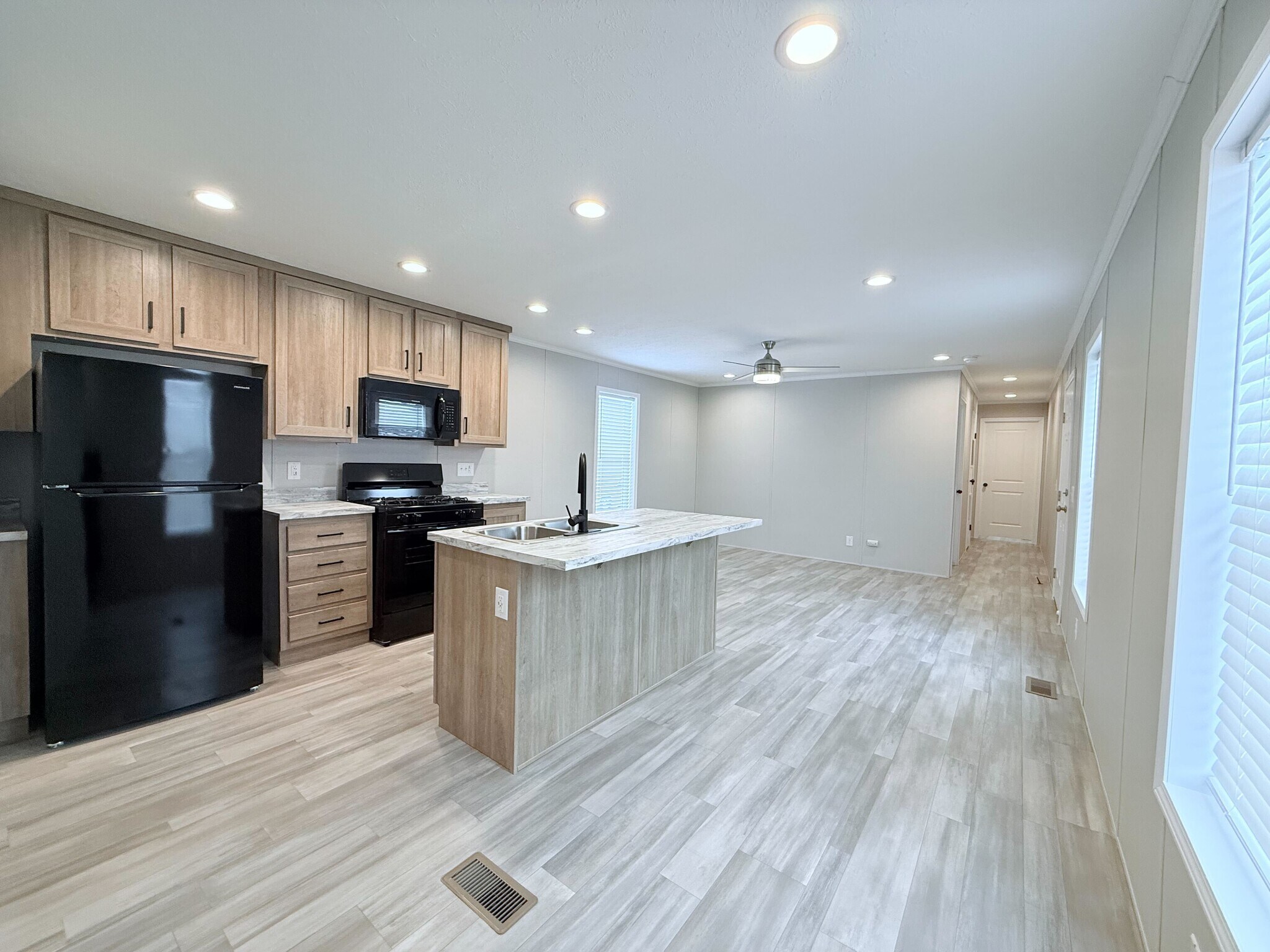 Building Photo - 52962 N Yorktown Ct