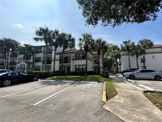 Building Photo - 540 S Park Rd