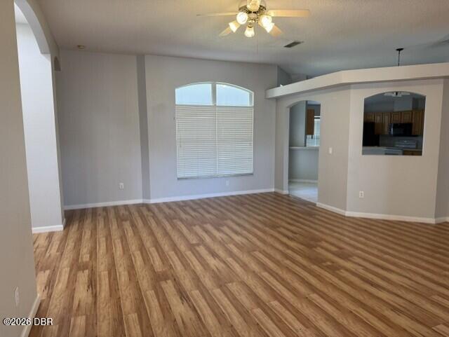 Building Photo - 16 Fernmeadow Ln