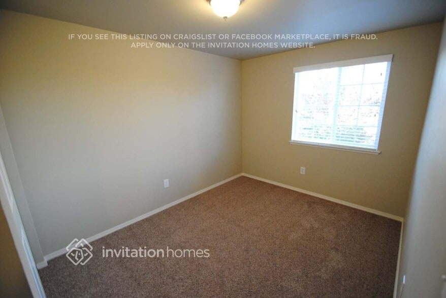 Building Photo - 14906 43rd Dr NE