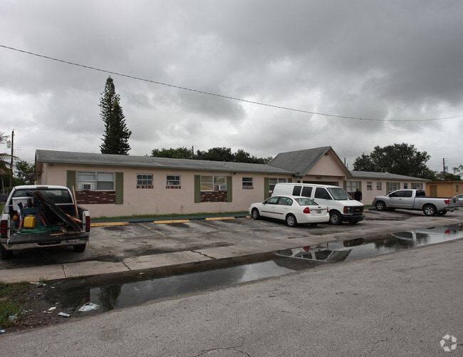 Primary Photo - 6031 Polk St Hollywood, FL 33024