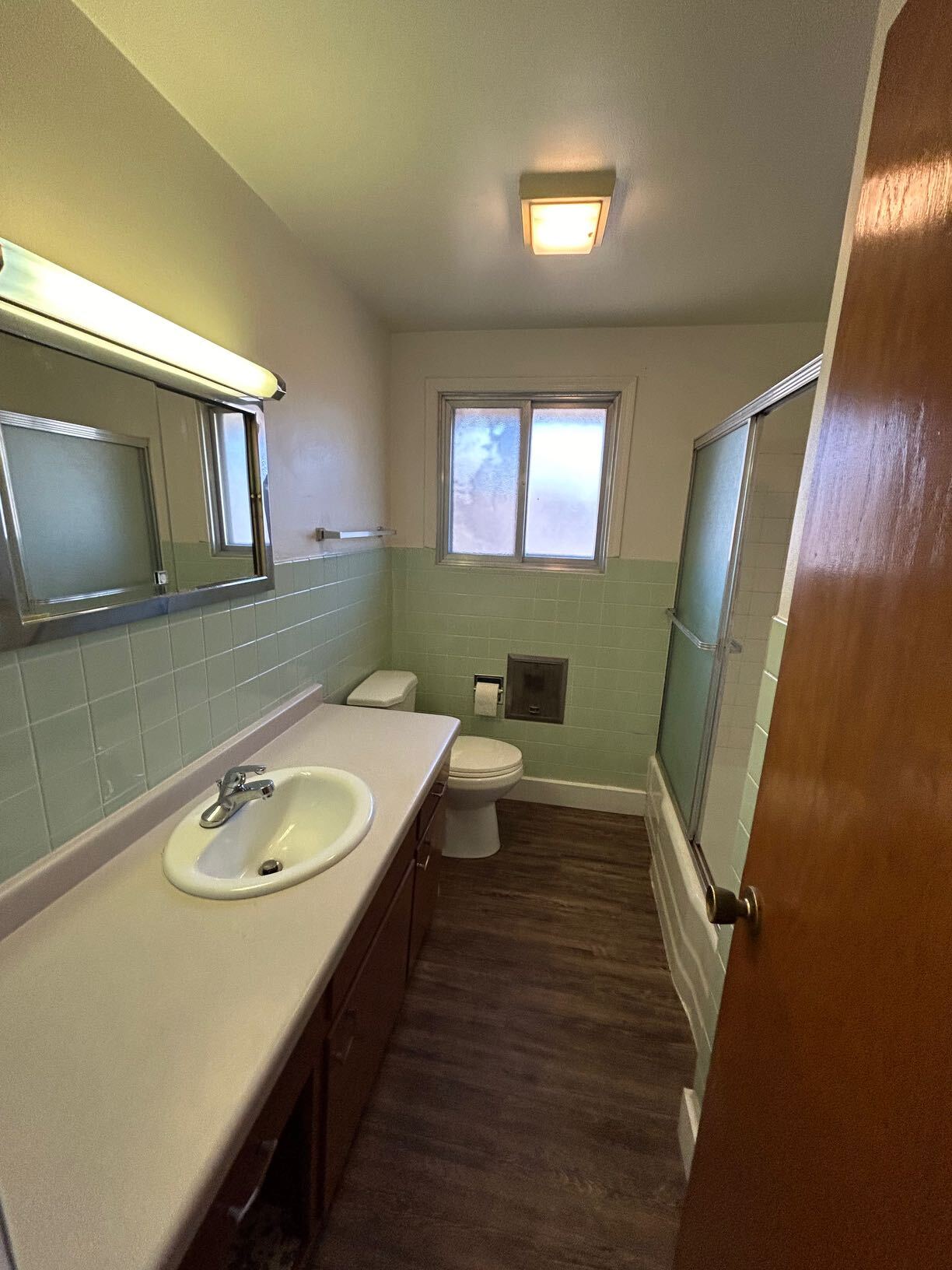 Bathroom - 1400 Silvercrest Dr