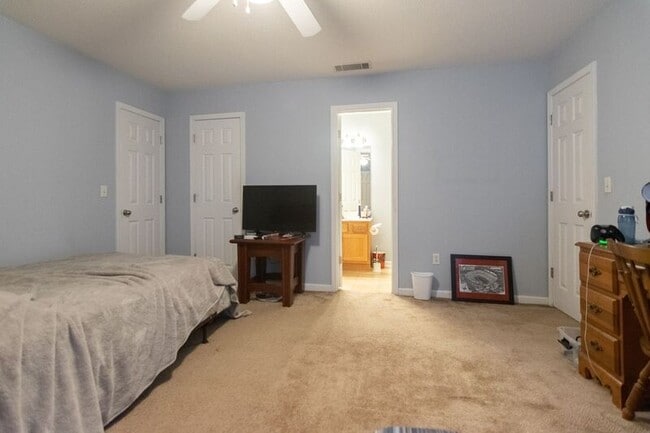 Building Photo - 1325 Cedar Shoals Dr