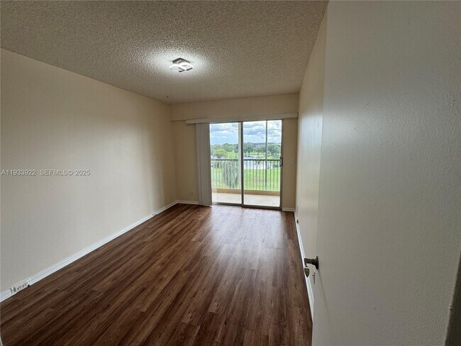 Building Photo - 13250 SW 4th Ct