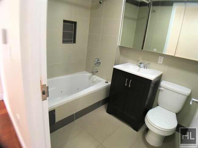 Building Photo - 3030 Middletown Rd