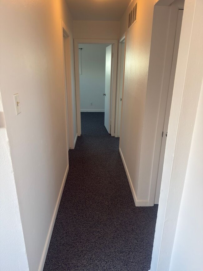 Building Photo - Remodeled 3 Bed 1 Bath Home Close to Downtown Grand Junction