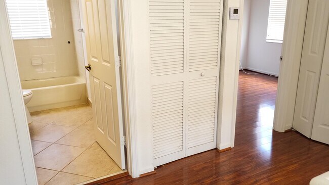 Building Photo - 4088 Lake Tahoe Cir