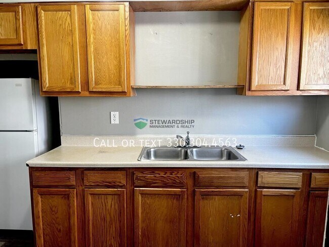 Building Photo - 916-918 Peckham St.-916