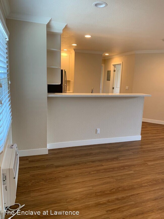 Building Photo - 1981 St Lawrence Dr