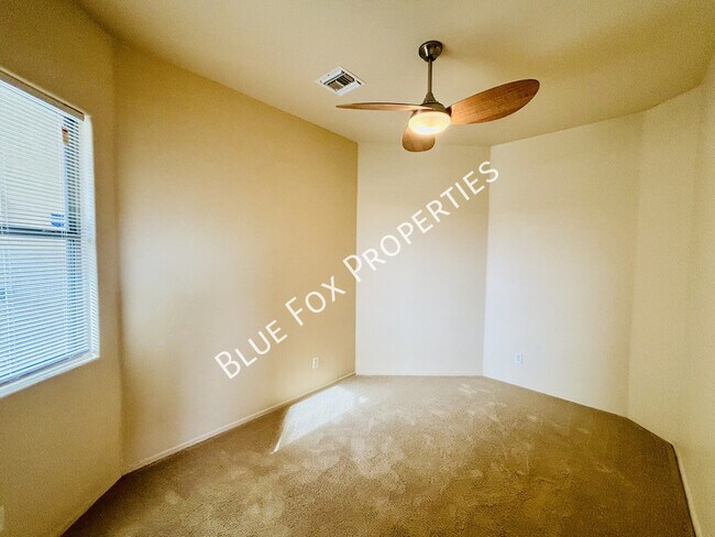 Building Photo - 7910 W Little Eagle Ct