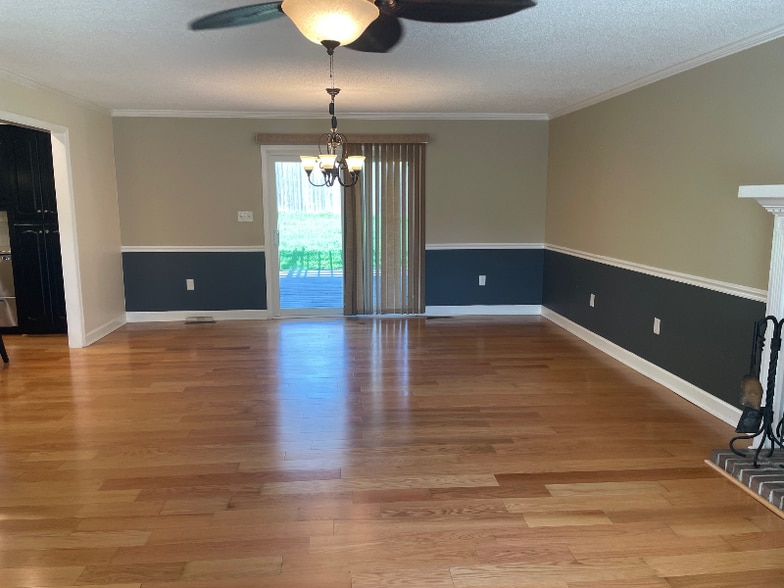 Building Photo - 103 Rocky Dr