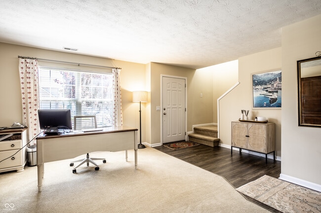 Building Photo - 14924 Oak Rd