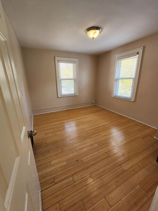 Building Photo - 97 E Emerling Ave