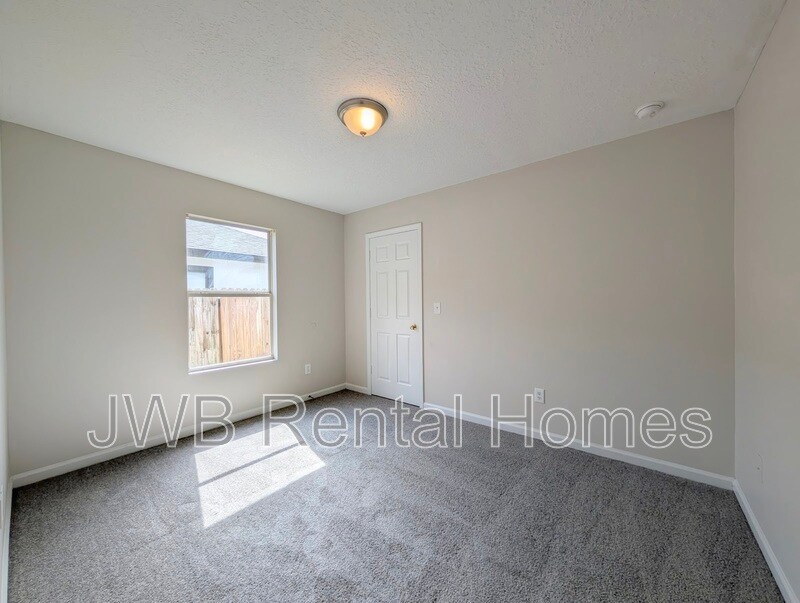 Building Photo - 8460 Kona Ave