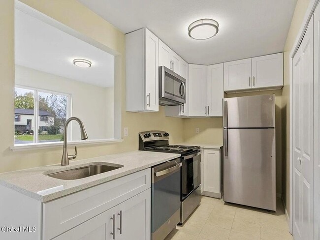 Building Photo - 19 Harvest Way