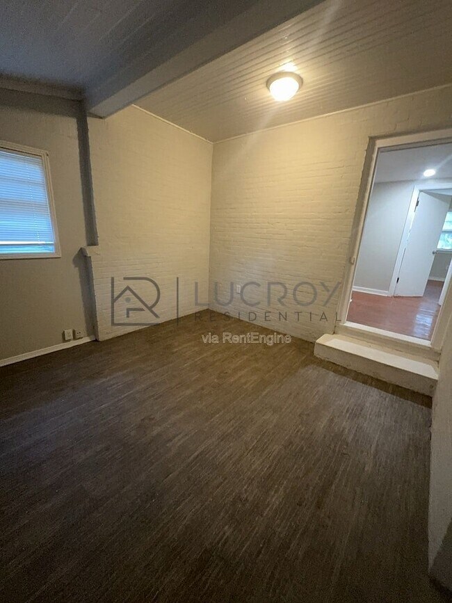 Building Photo - 5855 Canton Park Dr