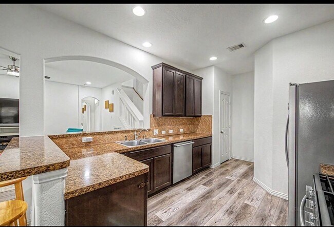 Building Photo - 24423 Hikers Bend Dr