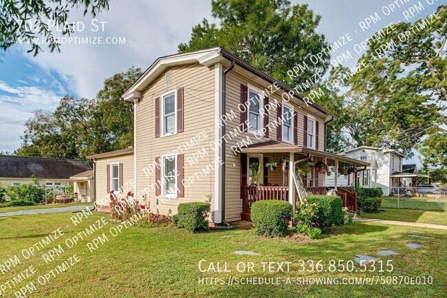 Building Photo - 702 Plaid St