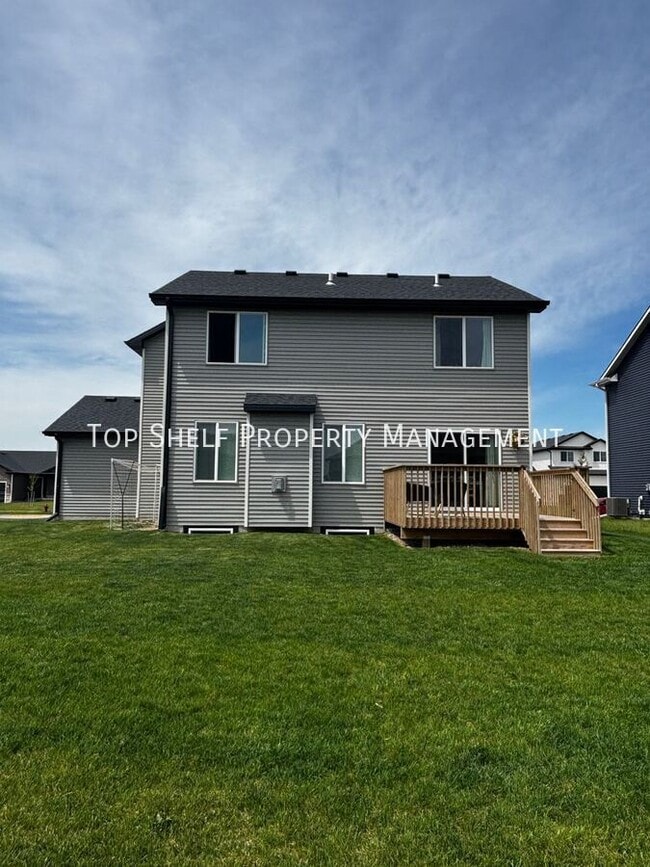 Building Photo - 3029 6th Ave SW