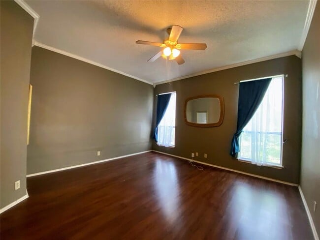 Building Photo - 3215 Tree Grove Dr