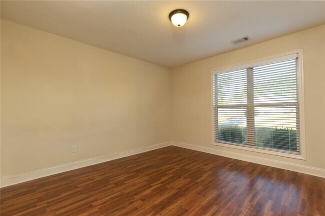 Building Photo - 947 Haymon Dr