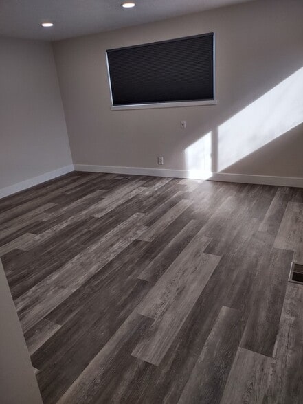 Building Photo - 3056 S 200 E