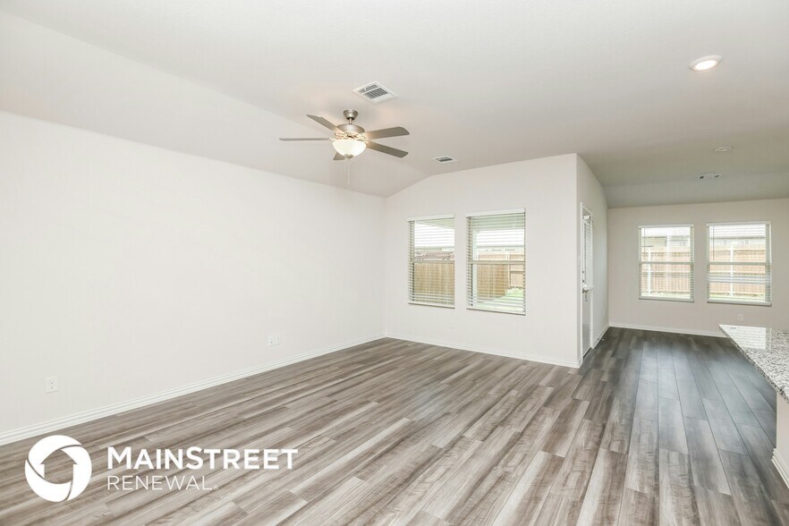 Building Photo - 2520 Shakopee St