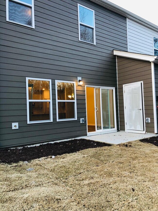 Building Photo - 266 Brook Farm Ln