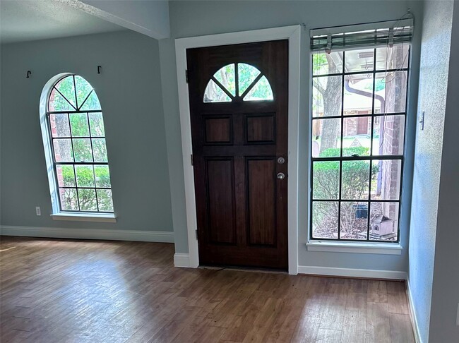 Building Photo - 7810 Kellwood Dr