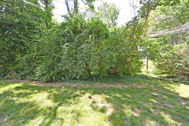 Building Photo - 27 Pleasant Ridge Ave