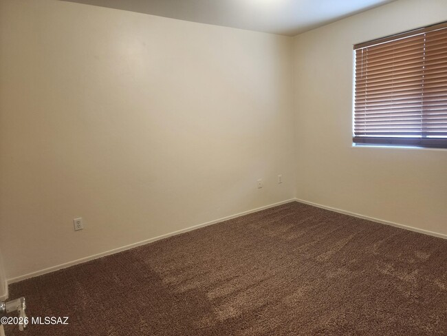 Building Photo - 10615 E Native Rose Trail