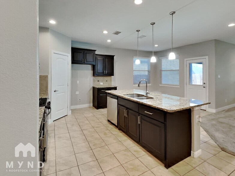 Building Photo - 1016 Blooming Prairie Trail