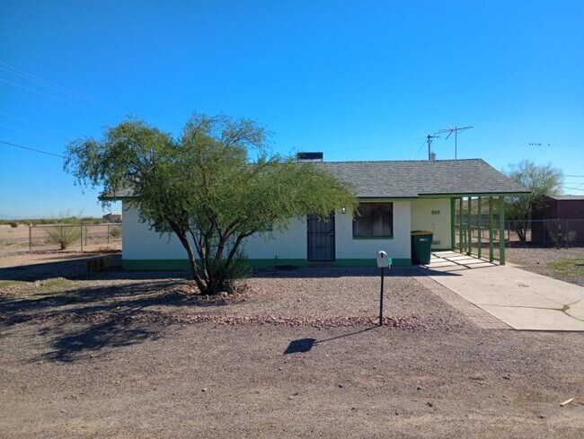 Building Photo - 3 bedroom in Eloy AZ 85131