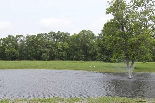 Building Photo - 998 Cypress Lakes Cir