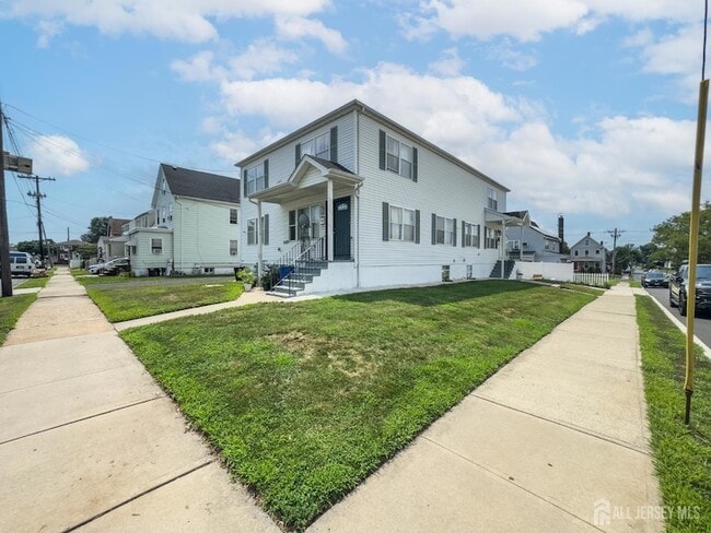 Primary Photo - 105 Lowell St