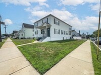 Building Photo - 105 Lowell St