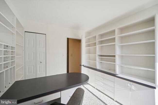 Building Photo - 10959 Deborah Dr