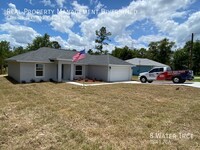 Building Photo - Custom Home - Desirable SE Ocala Neighborh...