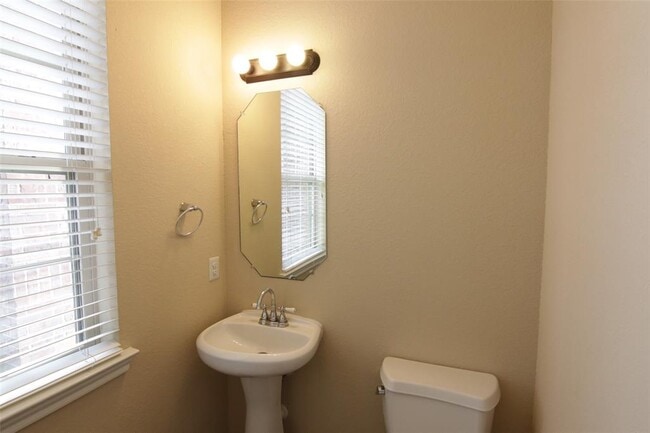 Building Photo - 17007 Rye Harbor Ct