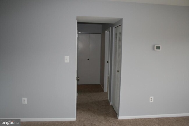 Building Photo - 9728 Kingsbridge Dr