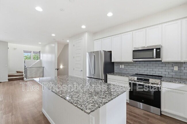 Building Photo - 2090 S Dorsey Ln