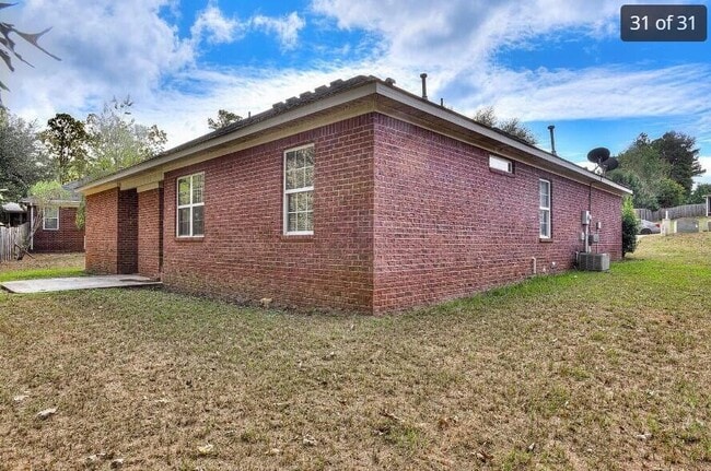 Building Photo - 647 Butler Springs Cir