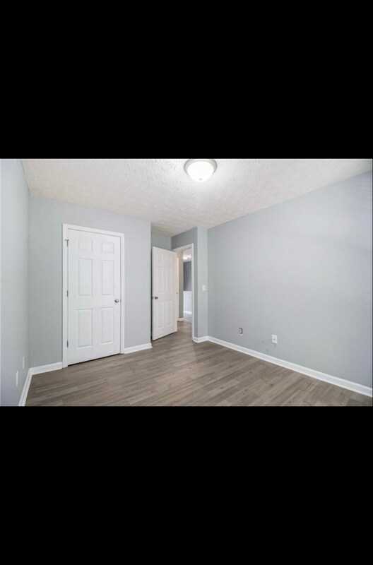 Building Photo - 2418 Piering Dr