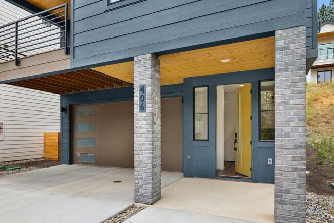 Building Photo - MAJOR RENT REDUCTION Brand New 4-Bedroom H...