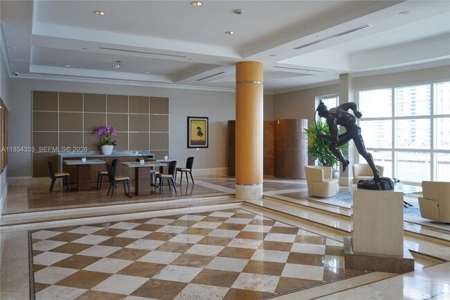 Building Photo - 848 Brickell Key Dr