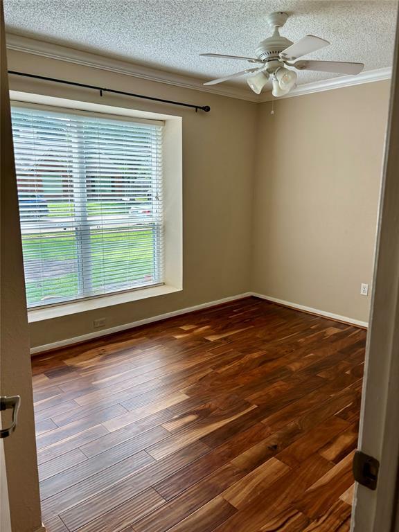 Building Photo - 3909 Ashwood Dr