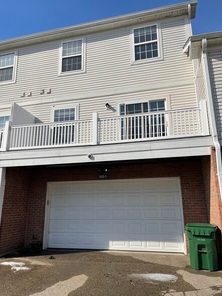 Building Photo - 2690 Gardenia Ave